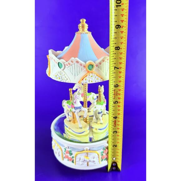VINTAGE Gift Gallery Carousel Music Box Plays And Spins 9.5” Tall Tested! - Picture 7 of 8